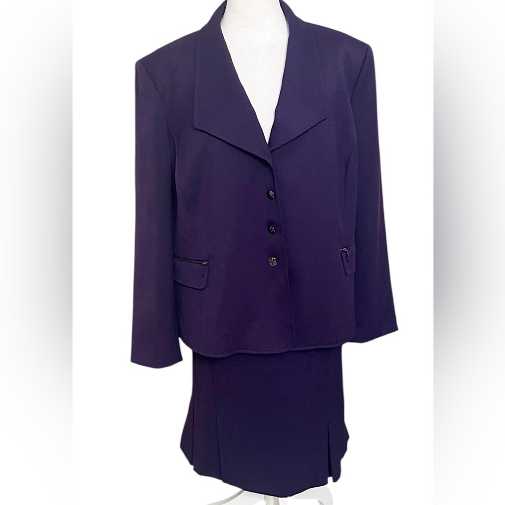 T Tahari Deep Purple Skirt Set